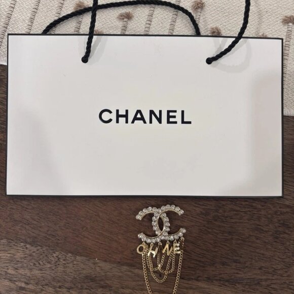 Authentic NEW Chanel Crystal Bow-Tiful CC Chain Brooch in Gold - Picture 6 of 9